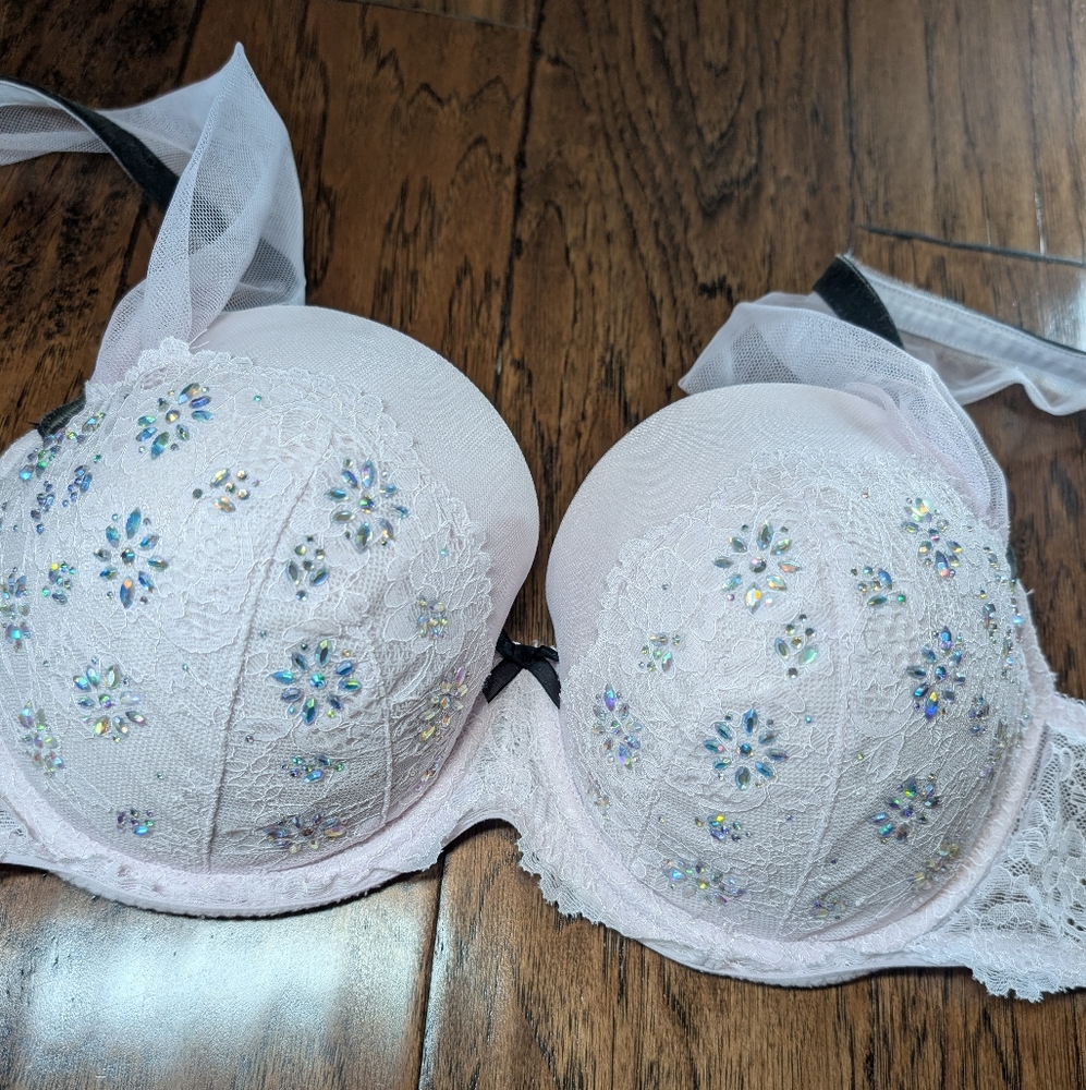 Victoria's Secret Dream Angels Purple Rhinestone Bra